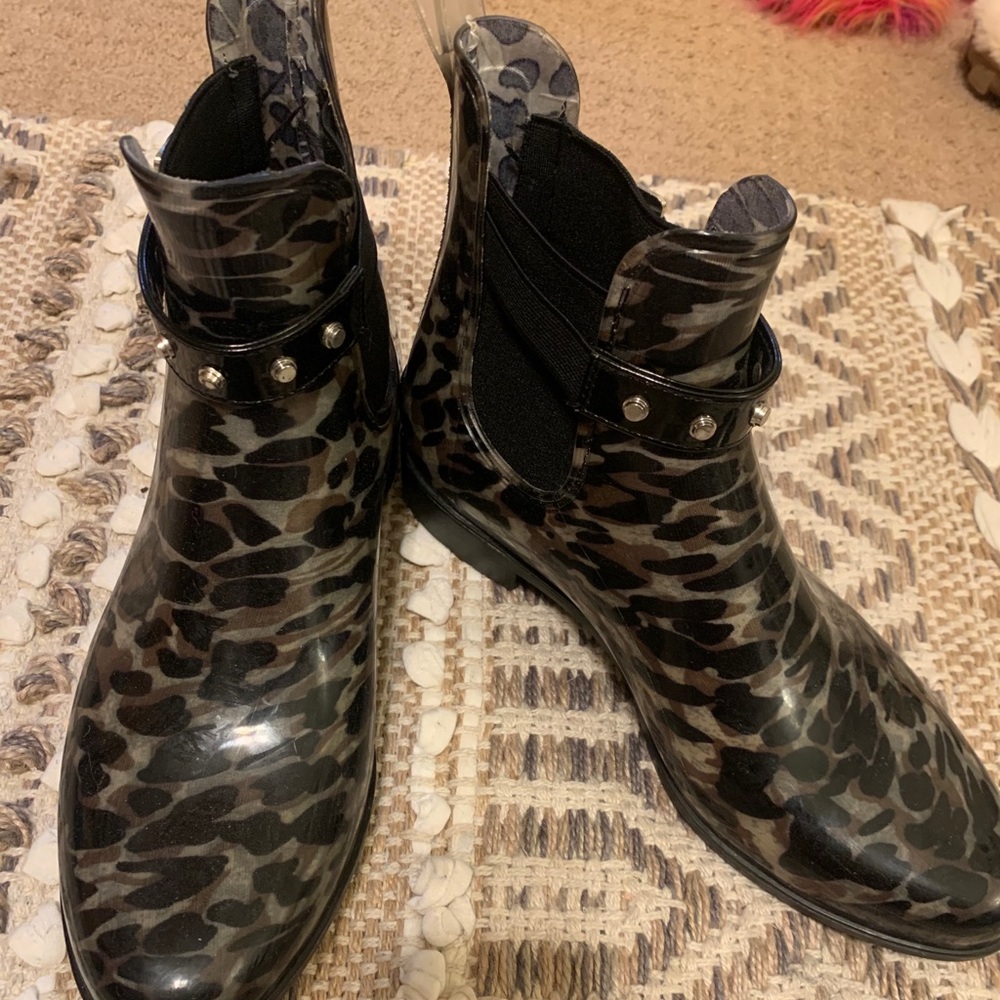 Rain ankle boots